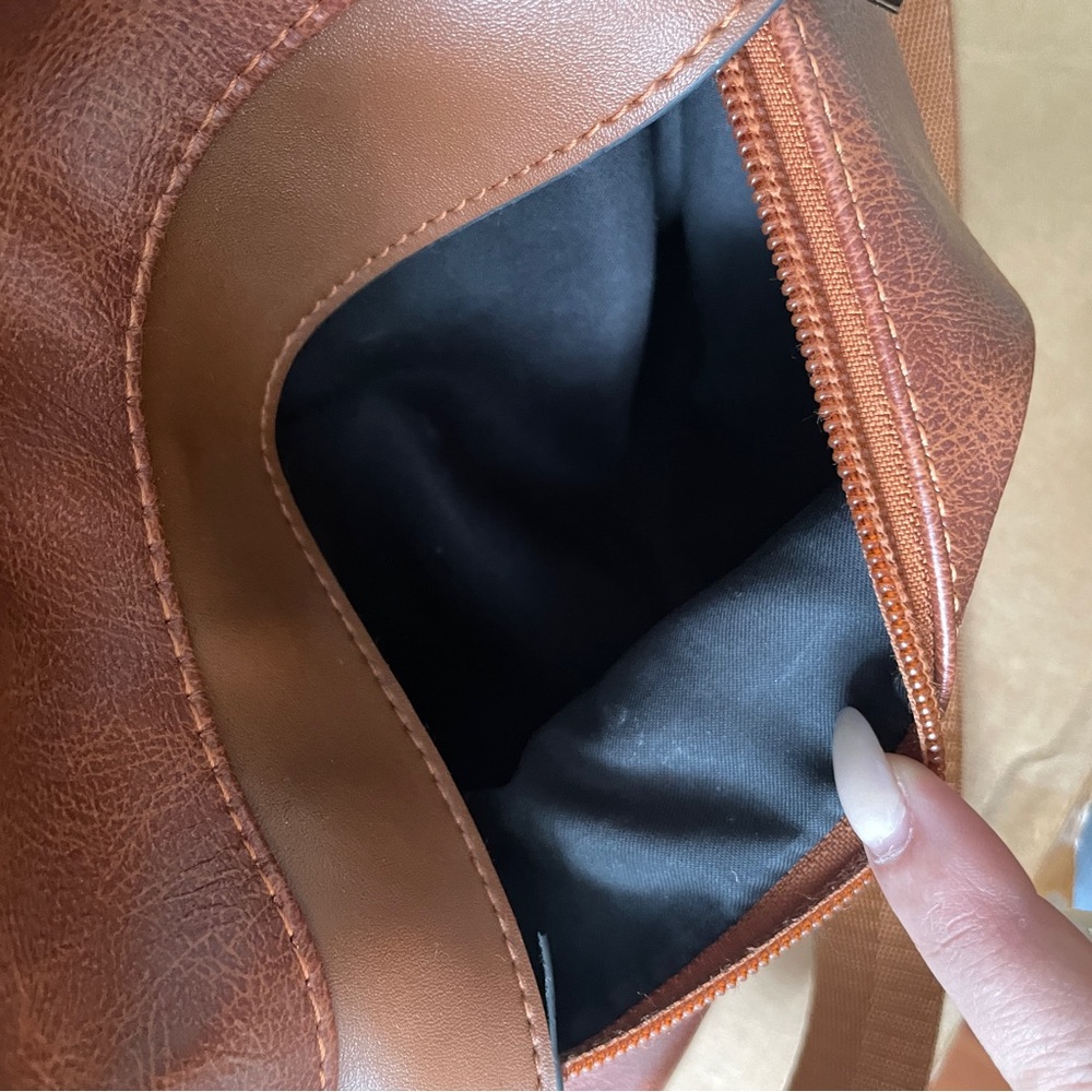 Tan backpack - Picture 5 of 7
